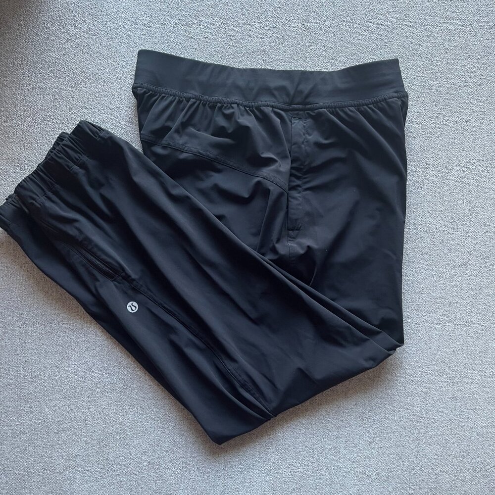 Lululemon Women's Adapted State HR Cropped Jogger - High Waist - Black - SIze 4